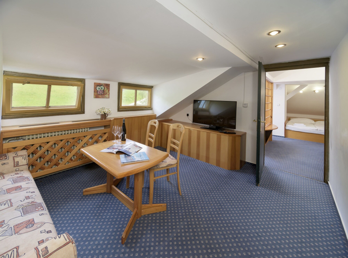Bedroom 2, Alpský hotel, Trutnov