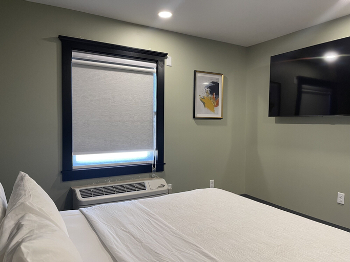 Bedroom 12
