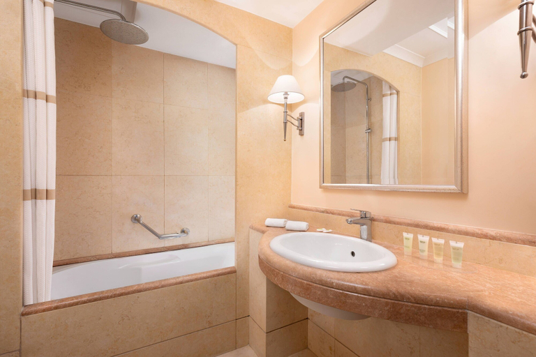 Bathroom 4, Courtyard by Marriott Rome Central Park, Rome
