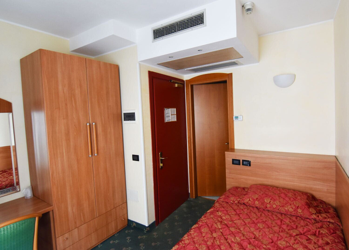 Bedroom 4, Hotel Brennero, Vicenza