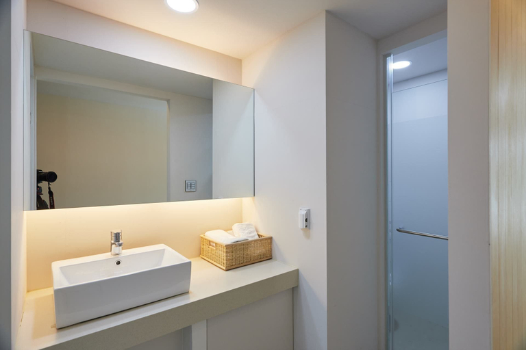 Bathroom 4, Parotia Water House, Gapyeong