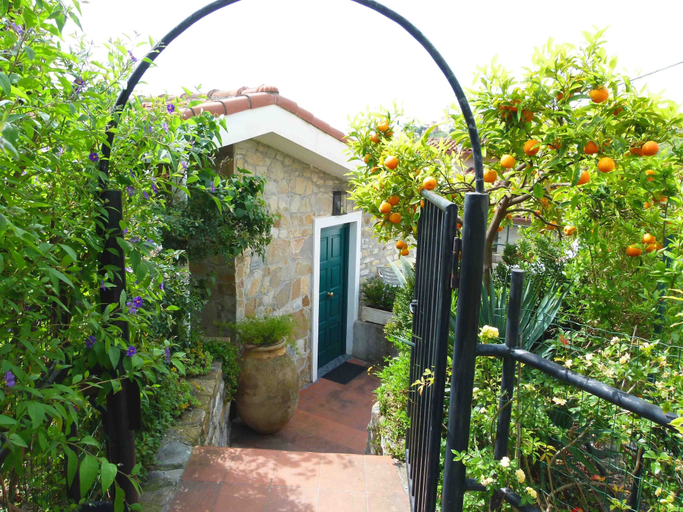 Exterior & Views 2, Agriturismo Un Posto al Sole, Imperia