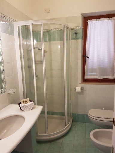 Bathroom 5, Hotel Gallo Nero, Livorno