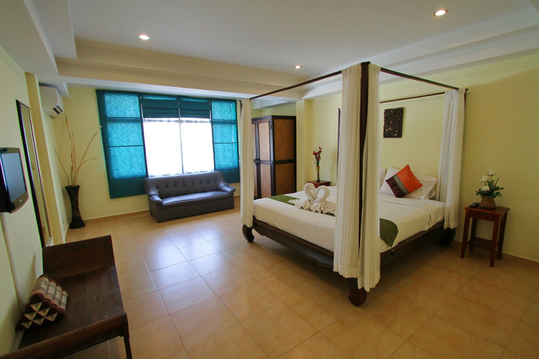 Bedroom 3, Karon Pool Hotel, Pulau Phuket