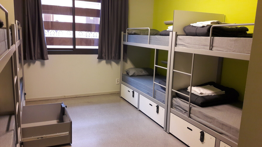 Bedroom 5, Barcelona Pere Tarrés Hostel, Barcelona
