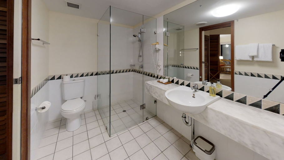 Bathroom 5, Silkari The Pavilions Port Douglas, Douglas
