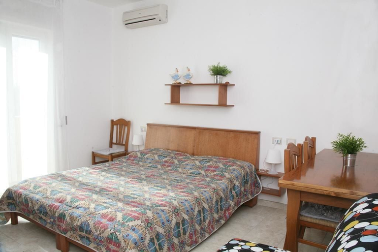 Bedroom 2, B&B Gelsimori, Lecce