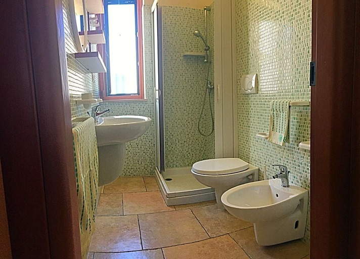 Bathroom, Oasi degli Ulivi, Brindisi