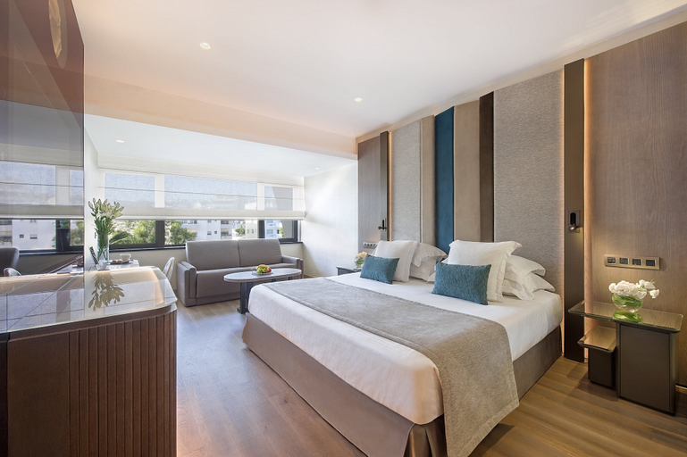 Bedroom 3, Amathus Beach Hotel Limassol