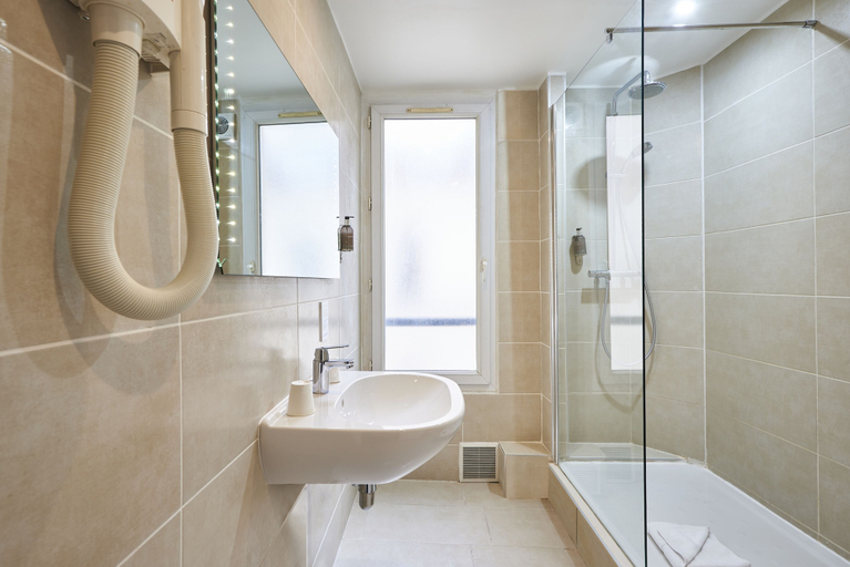 Bathroom 5, Hôtel Kabanel by HappyCulture, Paris