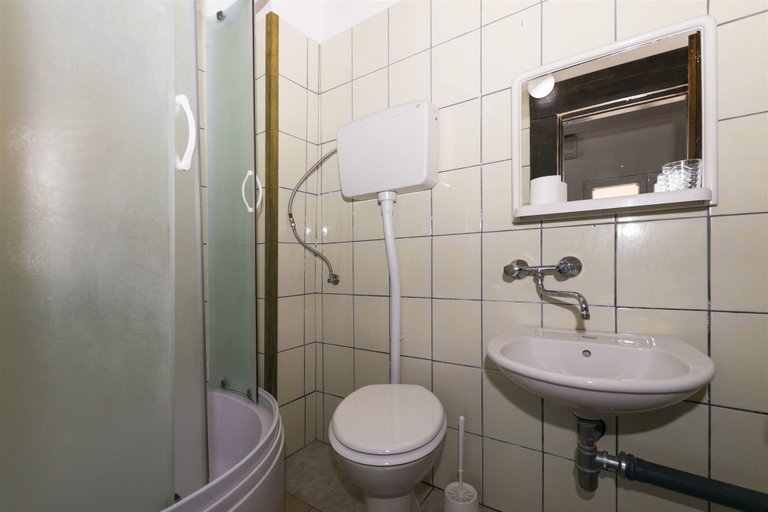 Bathroom 3, Apartments Irena, Tkon