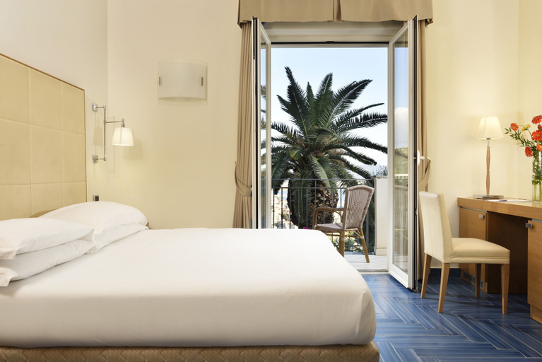 Bedroom 3, Hotel Raito, Salerno