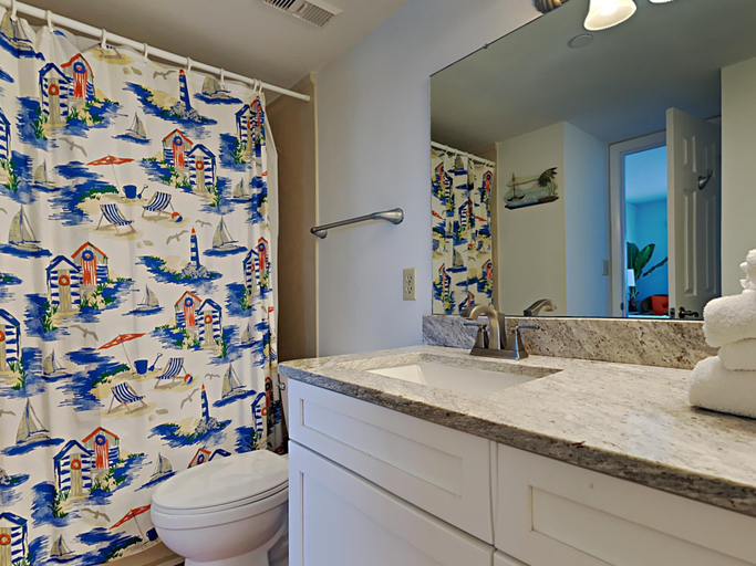 Bathroom, Emerald Towers by Southern Vacation Rentals, Okaloosa