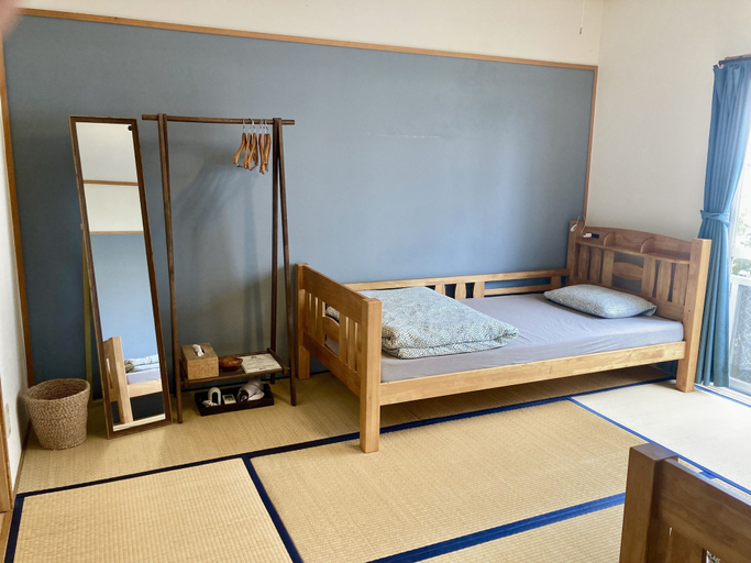 Bedroom 3, Life is a Journey - Hostel, Onna