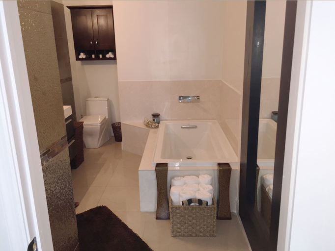 Bathroom, Luxury Condo at Venito