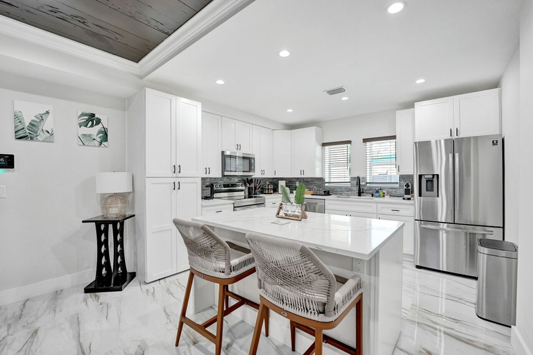 Private kitchen 4, Immaculate 3-bed House in West Palm Beach, Palm Beach