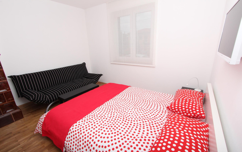 Bedroom 2, Apartments Paris, Rovinj
