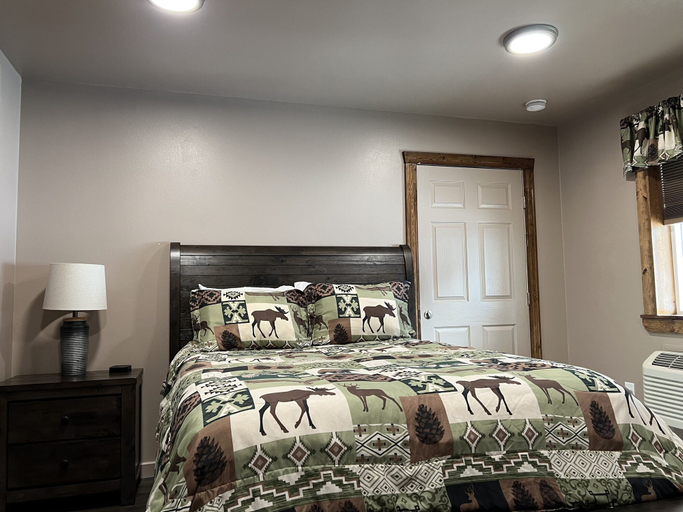 Bedroom 2, South Fork Junction Lodge & RV Park, Idaho