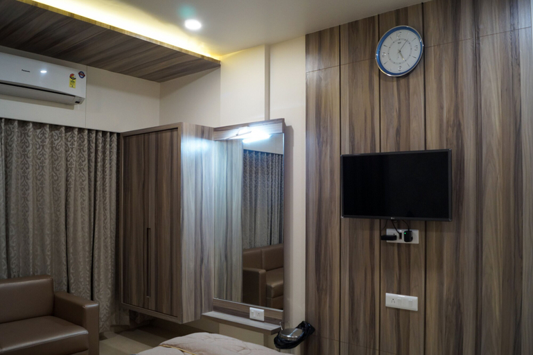 Others 3, Hotel Midtown, Vadodara