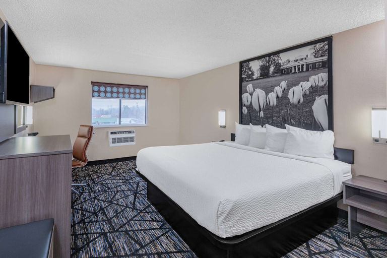 Bedroom 3, Super 8 by Wyndham Charlottesville, Albemarle