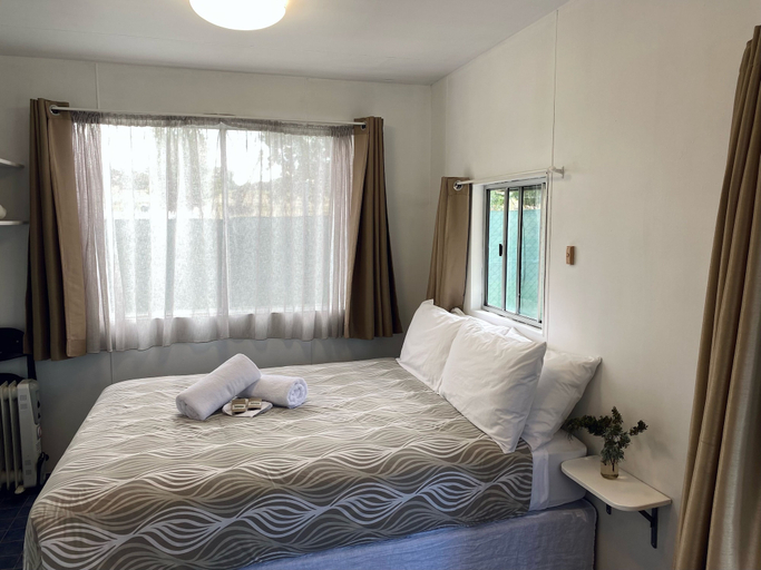 Bedroom 3, Tenterfield Lodge and Caravan Park, Tenterfield