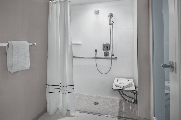 Bathroom 25