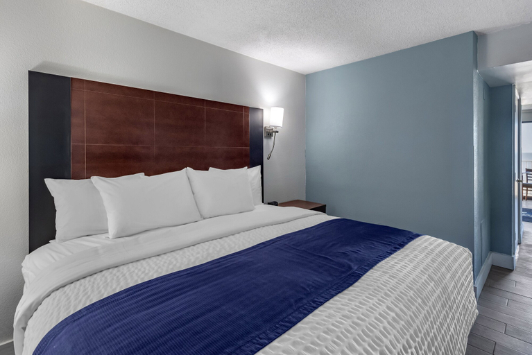 Bedroom 2, Coastal Hotel and Suites Virginia Beach Oceanfront, Virginia Beach