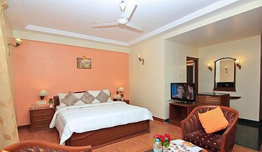 Bedroom 2, Hotel The Metropole, Pune