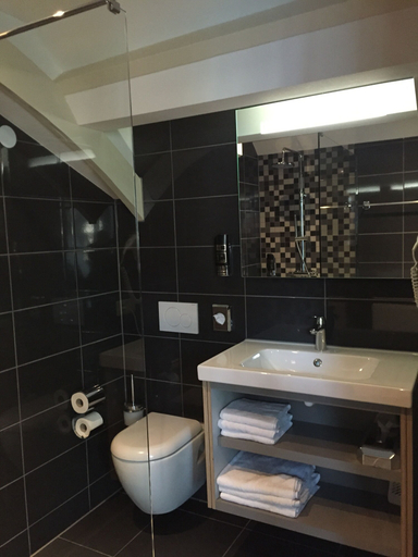 Bathroom 4, Golden Mansion Aparthotel, Amsterdam