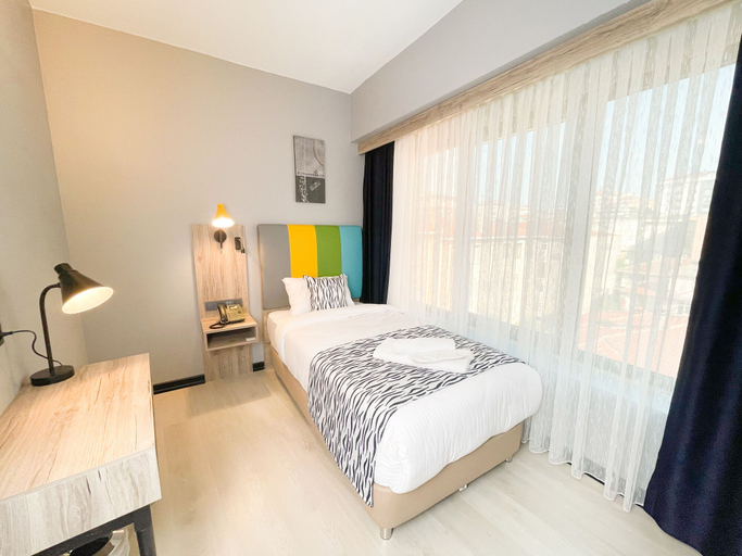 Bedroom 4, Center Inn Hotel, Kartal