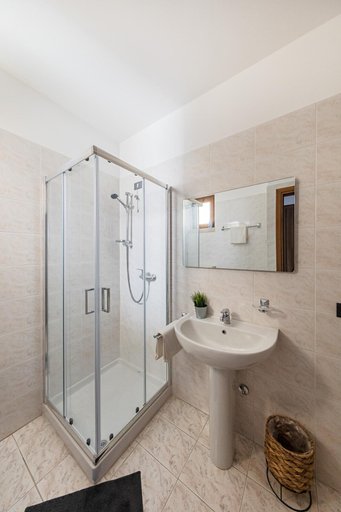 Others 3, Mandorli 1 18 Apartment by Wonderful Italy, Brescia