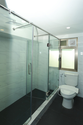 Bathroom, Hotel Rose Hill, Yangon