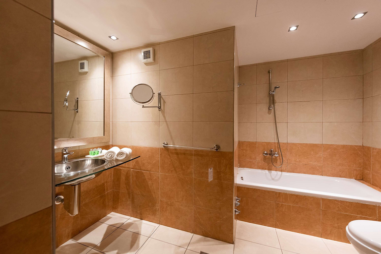 Bathroom 5, Best Western Plus Embassy Hotel, Attica