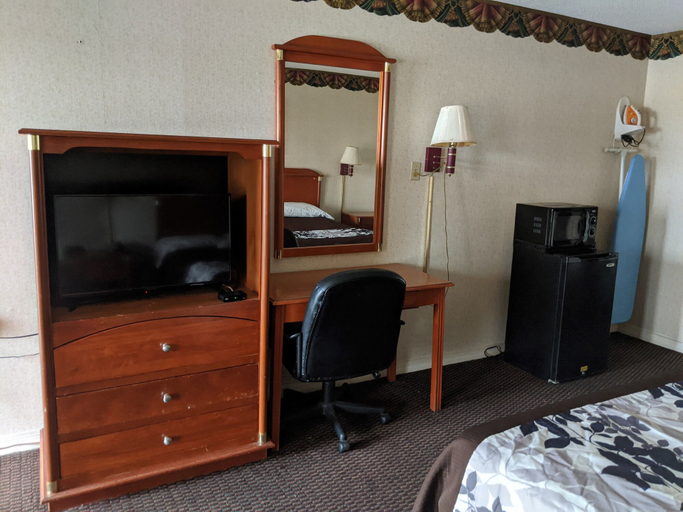 Bedroom 3, Key West Inn - Montgomery South, Montgomery