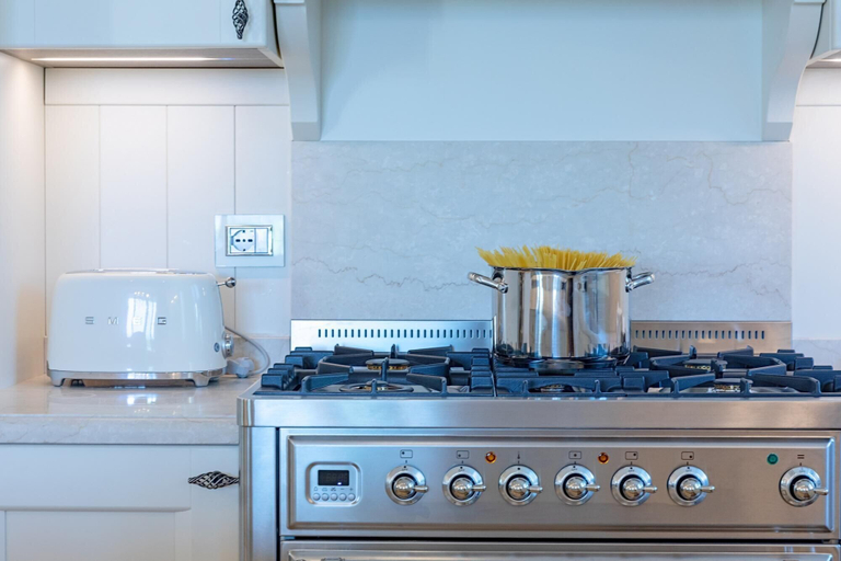 Private kitchen, Luxury Lakefront Catullo A1 by Wonderful Italy, Brescia