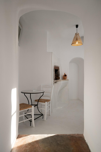 Others 5, Madame Kalitsi-irini Apartment, South Aegean