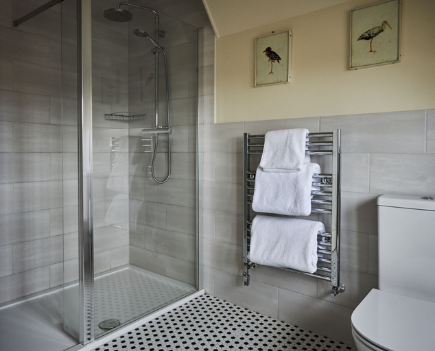 Bathroom 5, Careys Manor & Senspa, Hampshire