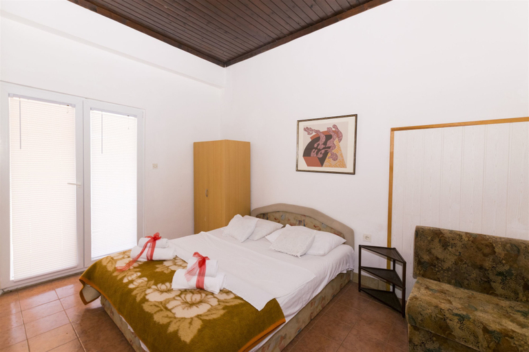 Bedroom 2, Apartments Irena, Tkon