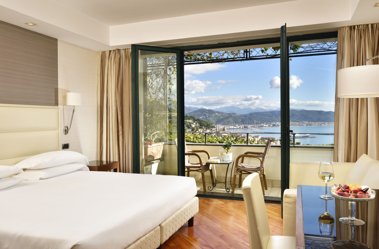 Bedroom 3, Hotel Raito, Salerno