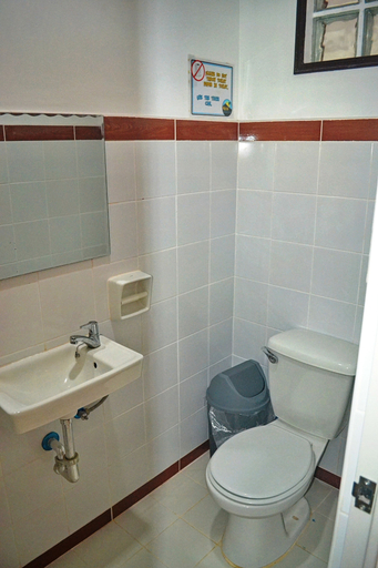 Bathroom 4, Mayon Backpackers Hostel, Legazpi City