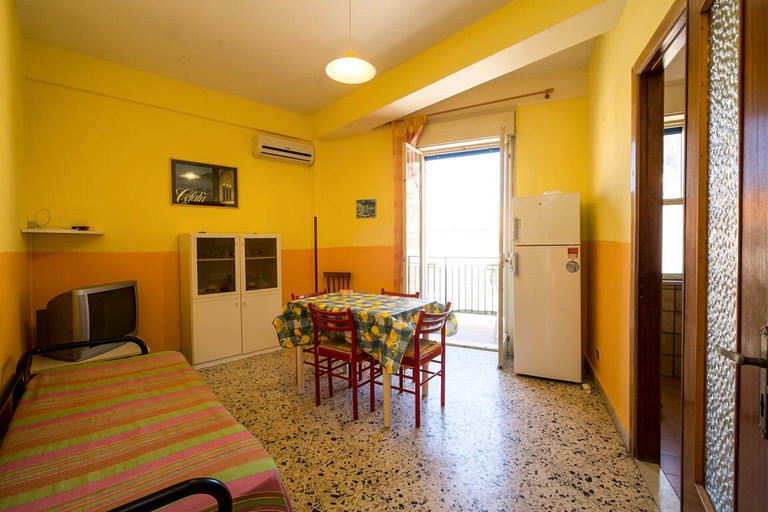 Others 5, Apartaments Cavour 8, Palermo