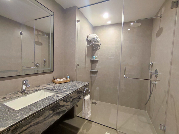 Bathroom 5, Ramada by Wyndham Murree Lower Topa Resort , Rawalpindi