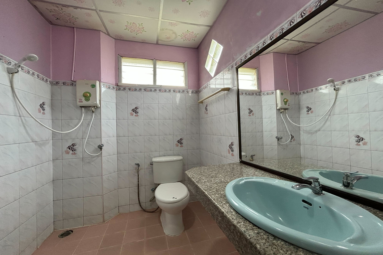 Bathroom 5, Me Mee Place & Tour, Mueang Krabi