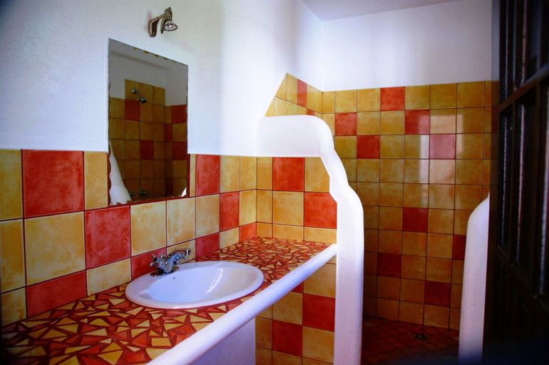 Bathroom 4, Aquarius Terraces Boutique Resort, Malay