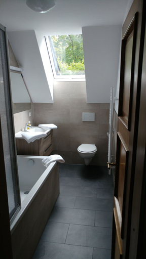 Bathroom 5, Landhaus Haverbeckhof, Heidekreis