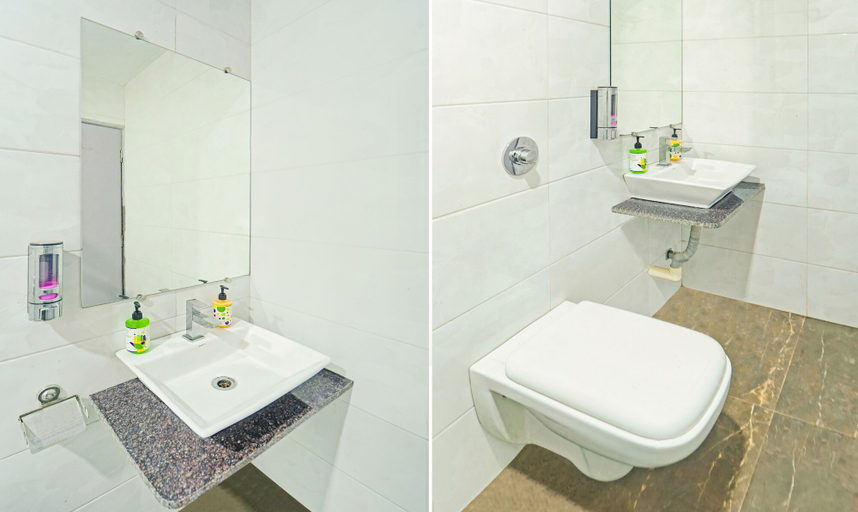 Bathroom, Treebo Shindola Resort, Satara