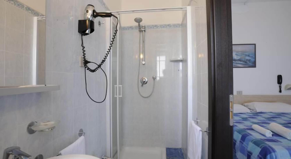 Bathroom 4, Hotel Continental, Pesaro E Urbino
