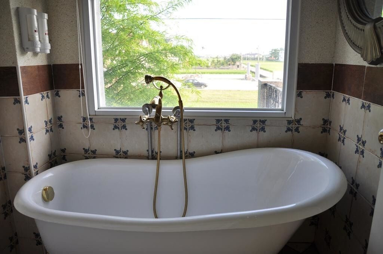 Bathroom 4, England Castle B&B, Yilan