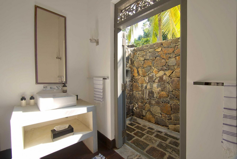 Bathroom 4, Dutch Colonial Period Villa In Contemporary Style, Imaduwa