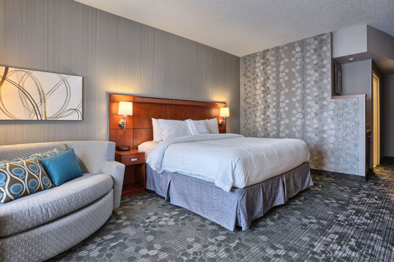 Bedroom 3, Courtyard by Marriott Harrisburg West/Mechanicsburg, Cumberland